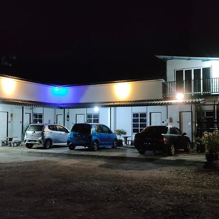 Aleesa Roomstay Pasir Puteh Ngoại thất bức ảnh