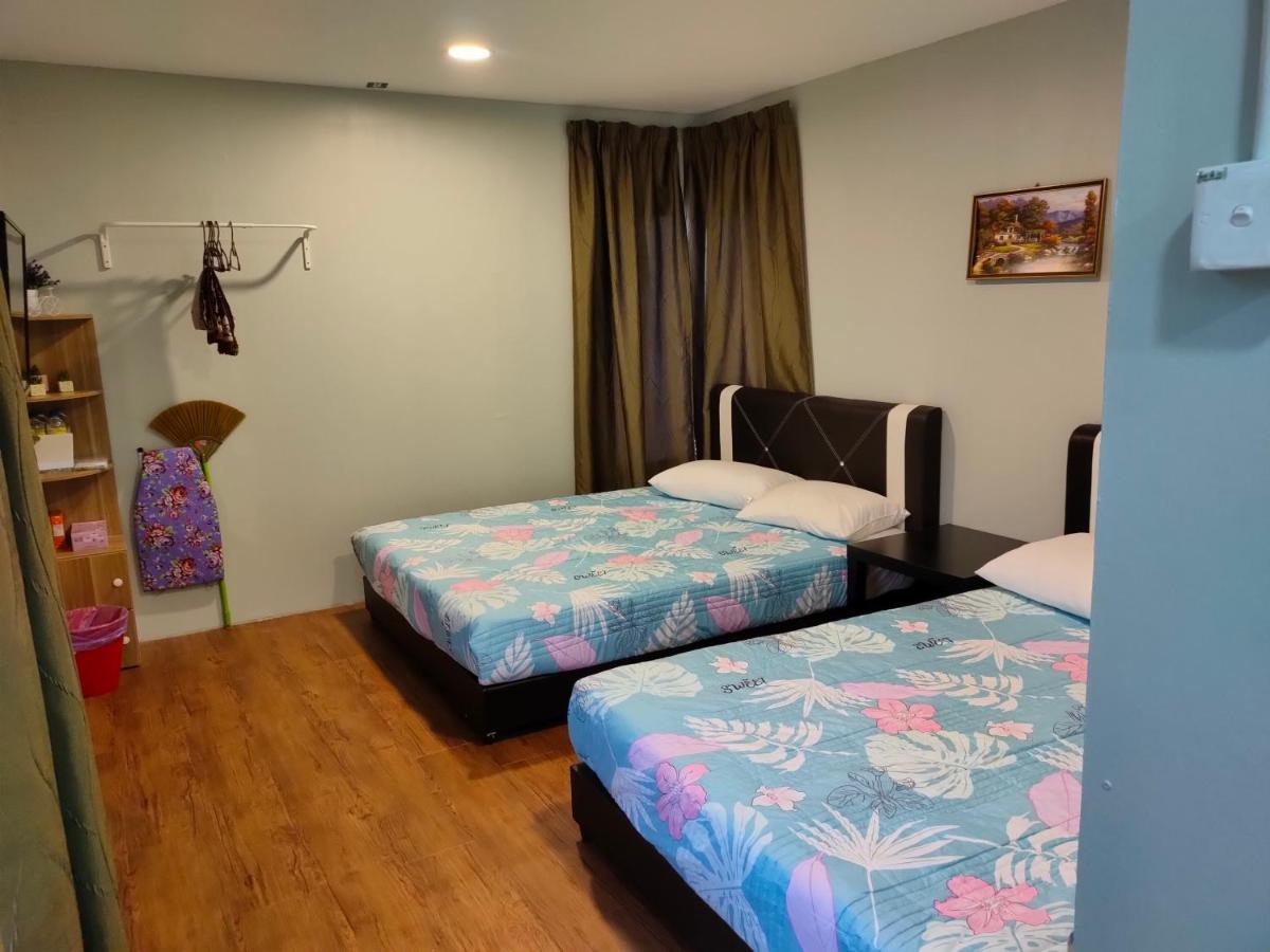 Aleesa Roomstay Pasir Puteh Ngoại thất bức ảnh