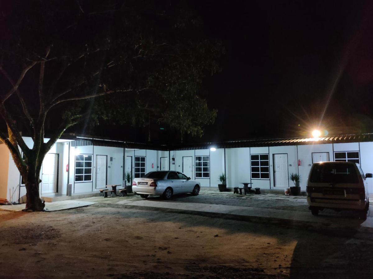 Aleesa Roomstay Pasir Puteh Ngoại thất bức ảnh