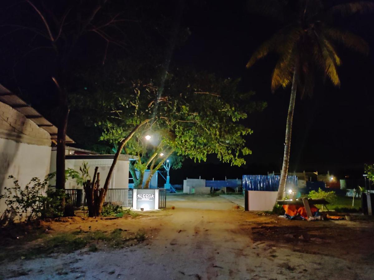 Aleesa Roomstay Pasir Puteh Ngoại thất bức ảnh