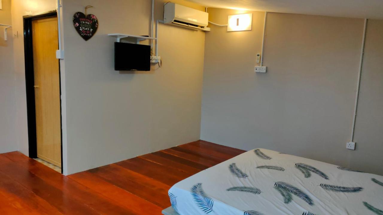 Aleesa Roomstay Pasir Puteh Ngoại thất bức ảnh