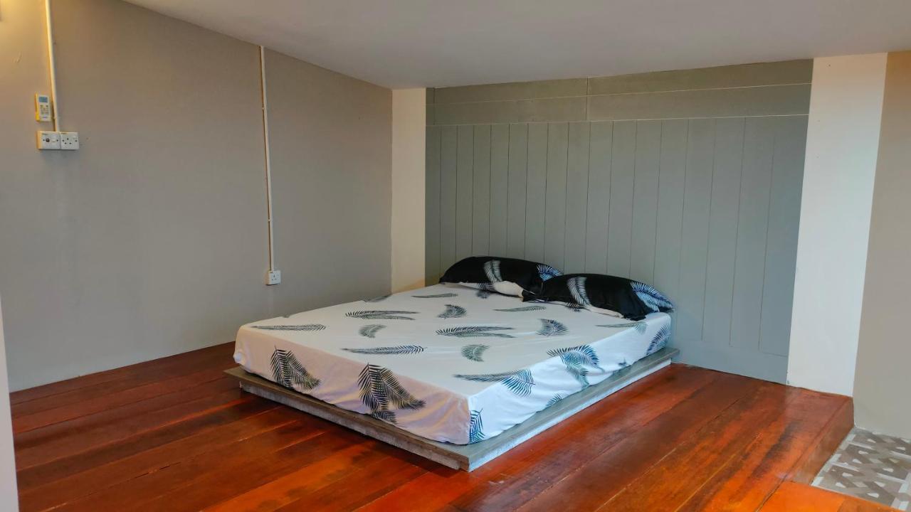 Aleesa Roomstay Pasir Puteh Ngoại thất bức ảnh