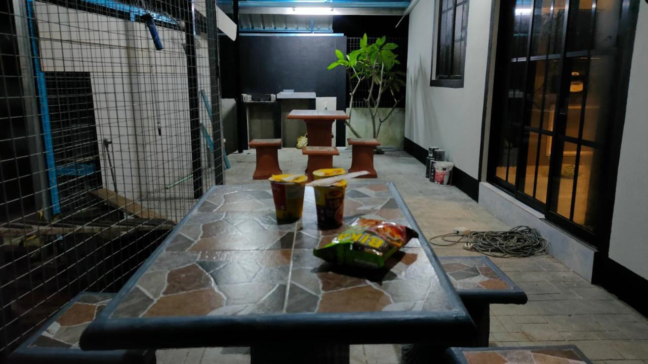 Aleesa Roomstay Pasir Puteh Ngoại thất bức ảnh