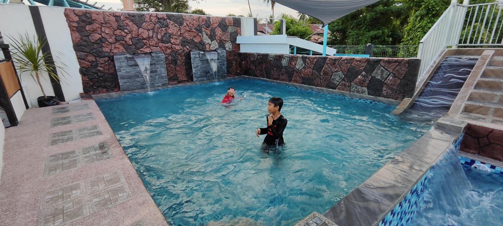 Aleesa Roomstay Pasir Puteh Ngoại thất bức ảnh