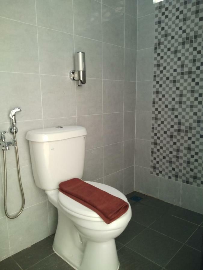 Aleesa Roomstay Pasir Puteh Ngoại thất bức ảnh